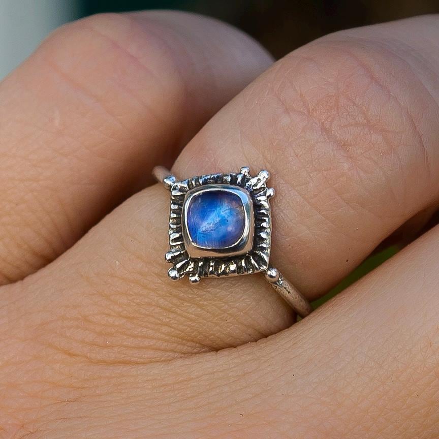 TRINITY Moonstone Ring, Antique Ring, Moonstone Jewelry, Cushion Cut, Vintage Style, Rainbow Moonstone, Dainty, Custom Jewelry, Gift for her