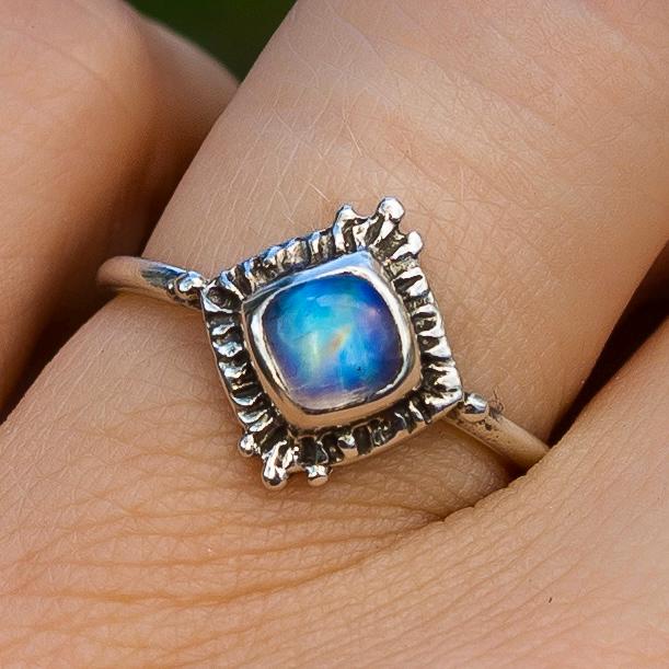 TRINITY Moonstone Ring, Antique Ring, Moonstone Jewelry, Cushion Cut, Vintage Style, Rainbow Moonstone, Dainty, Custom Jewelry, Gift for her